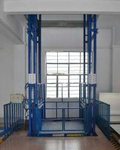 升降貨梯